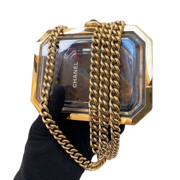 CHANEL RUNWAY BAG - Picture 4 of 13